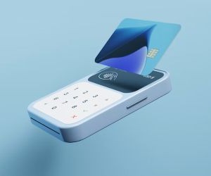 Forex menawarkan peluang untuk mendapat keuntungan daripada turun naik antara mata wang global dalam pasaran sangat cair yang berdagang 24 jam sehari, tetapi ia juga merupakan arena berisiko tinggi disebabkan oleh leverage, turun naik mendadak dan kesan berita makroekonomi; kuncinya ialah berdagang dengan strategi yang jelas, pengurusan risiko yang ketat dan hanya dengan modal anda mampu rugi tanpa menjejaskan kestabilan kewangan anda.